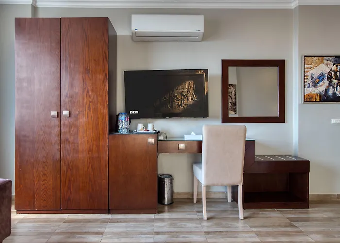 Mamlouk Pyramids Hotel